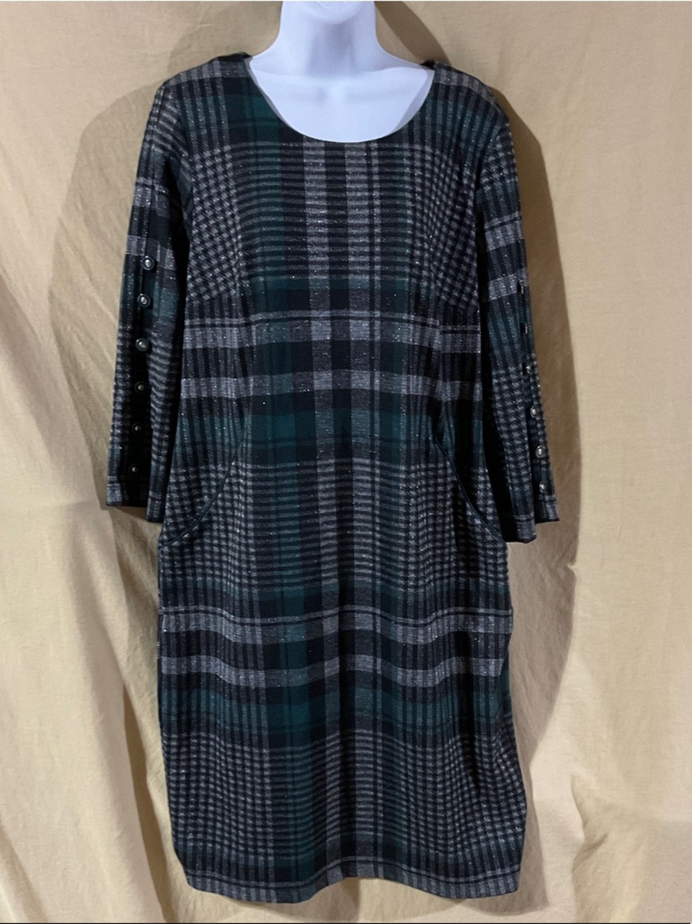 Kaner Size XL Plaid Midi Shift Dress in Green and Black